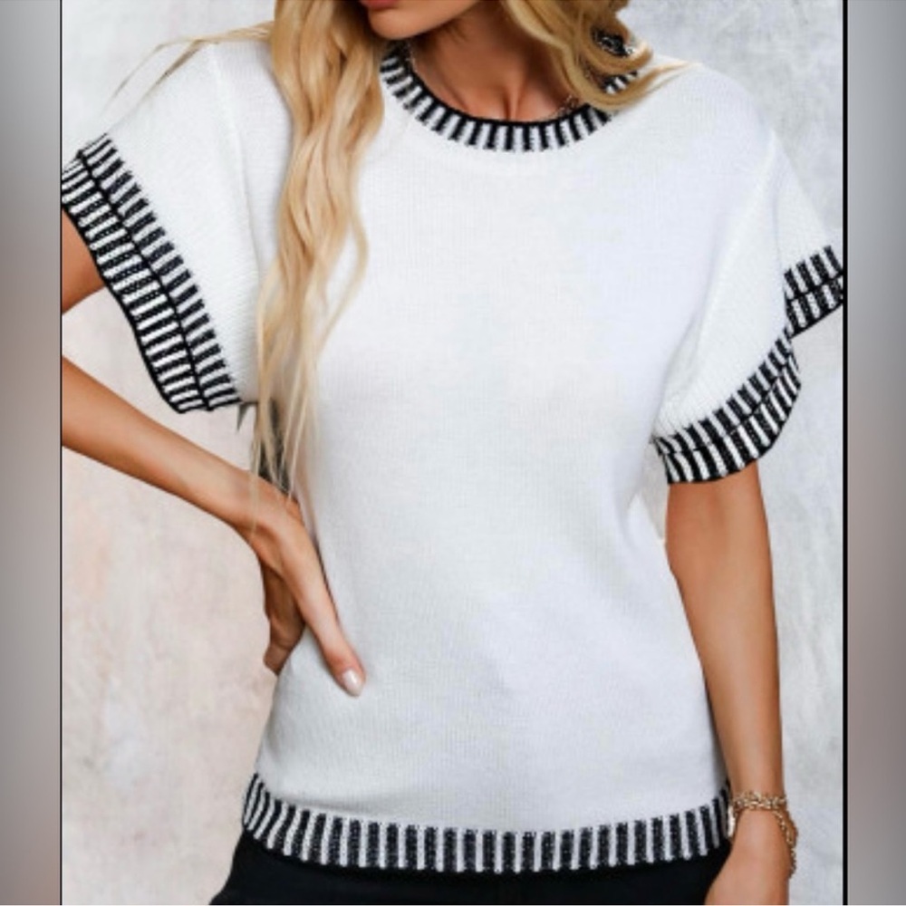 NEW knit flutter sleeves |black and white| contrast sweater size s